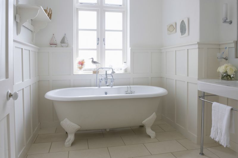 Vintage clawfoot tub
